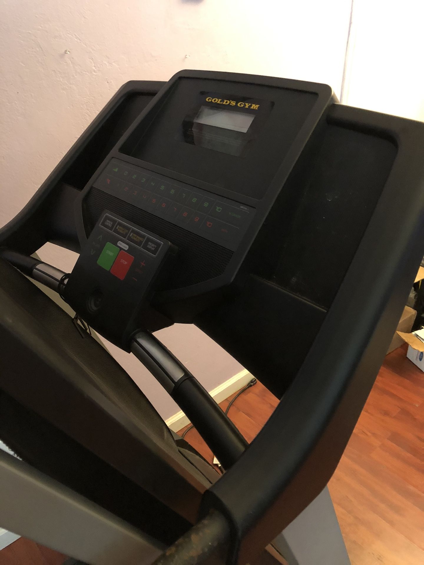 Gold’s Gym 420 treadmill for Sale in Hayward, CA OfferUp