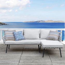 Modern outdoor sectional couch Right Facing 