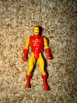 Iron Man *** Vintage 1984 Mattel Marvel Secret Wars Action Figure. Is a lil dirty & has marks from play see pics