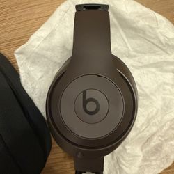 Beats Studio Pro NEW Brown