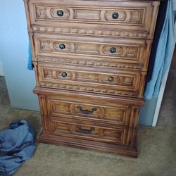 Dresser