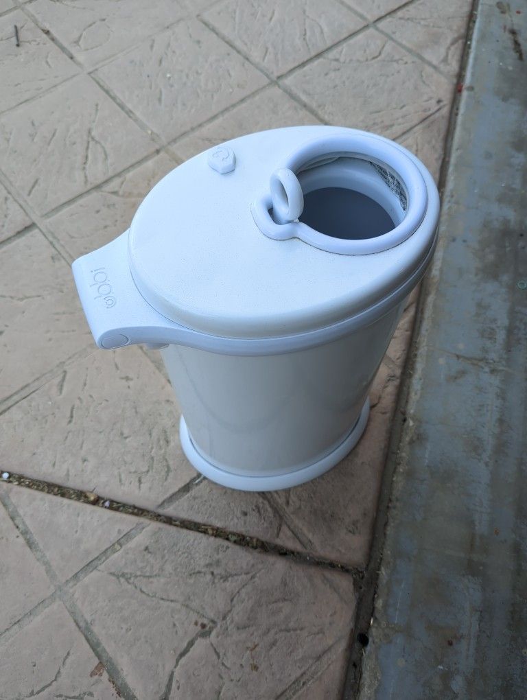Ubbi Diapper Pail