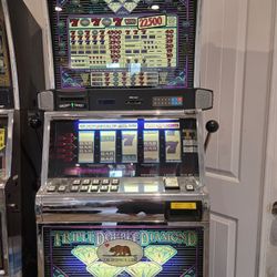 IGT Slot Machine  Triple DOUBLE DIAMOND 