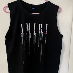 New men's size medium but fits a small. 