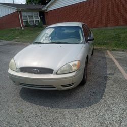 2005 Ford Taurus
