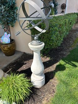 New England Garden ornaments with Pedestal