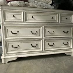 Dresser With Mirror.