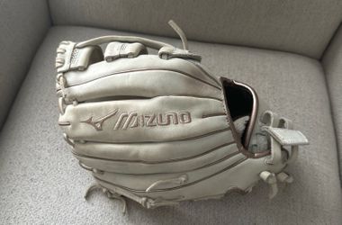 Mizuno Mvp Select Series Fastpitch Softball Glove  12in