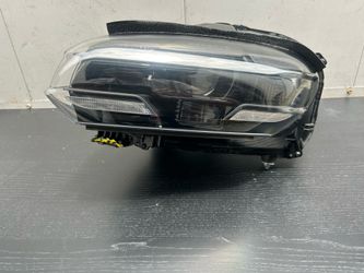 PORSCHE TAYCAN HEADLIGHT DRIVER SIDE MATRIX HED LED 2020 to 2024 Used  Oem