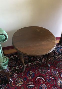 Vintage Walnut Round Table W-32”, H-22”