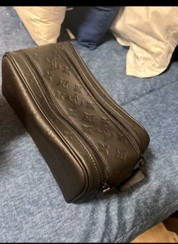 Lv Authentic Toiletry Bag