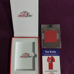 TOM BRADY JERSEY SWATCH BOX. GOAT NFL MICHIGAN WOLVERINES TAMPA BAY BUCCANEERS NEW ENGLAND PATRIOTS 