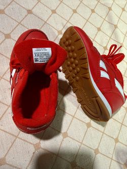 Toddler tennis shoes