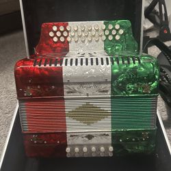 Rossetti 31 Button Accordion 12 Bass GCF