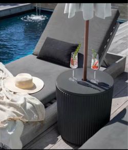 Veradek Round Black Plastic 21'' Height Outdoor Umbrella Side table