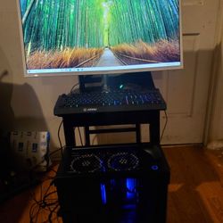 Beginners gaming PC for sale!! With 32 inch curve Samsung monitor gaming keyboard and mouse included
