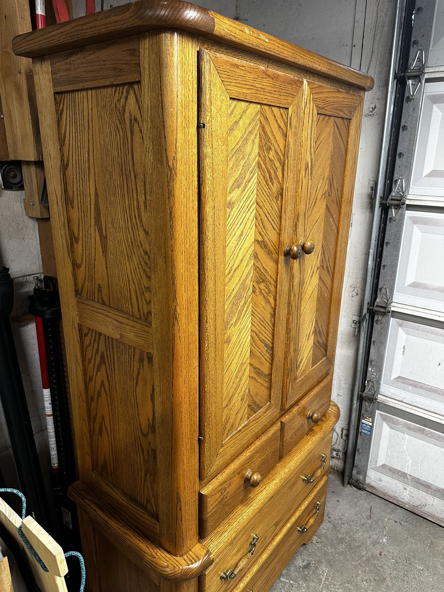 Dresser With Inside Shelves
