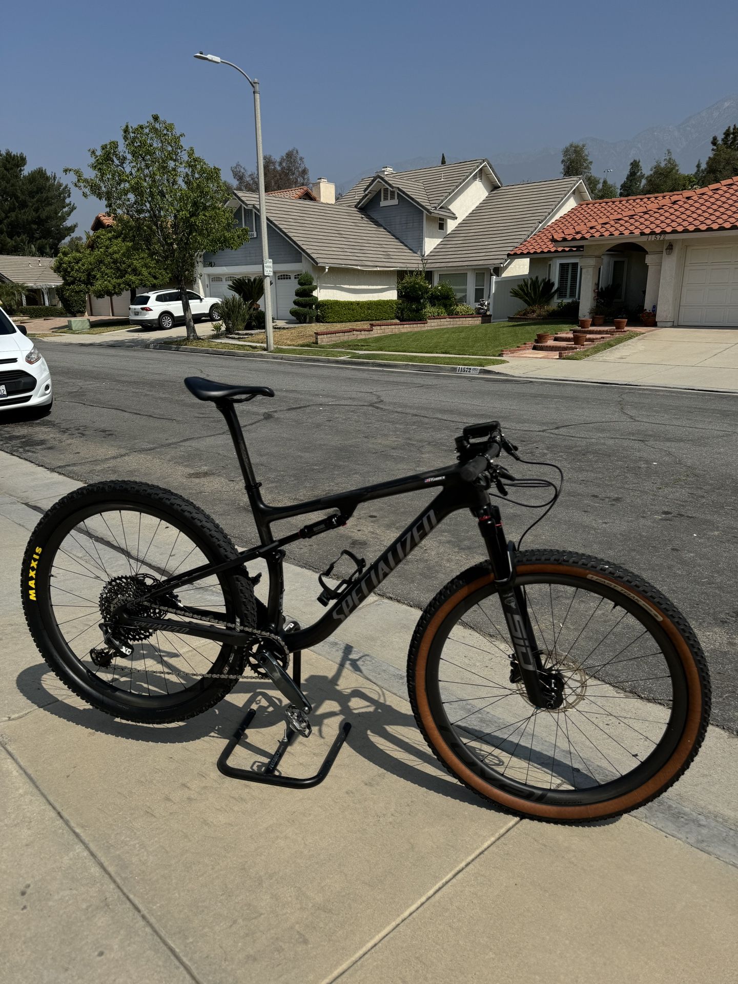 Specialized Epic Cross Country Mountain Bike