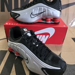 Nike Shox R4 GS Metallic Silver  Size 4.5Y Women's Size 6
