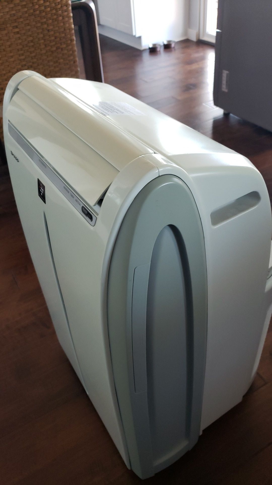 Portable Air Conditioner, Sharp CV2P10SC for Sale in Santa Clarita, CA