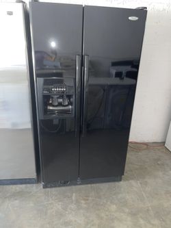 WHIRPOOL REFRIGERATOR 36” SIDE BY SIDE EVERYTHING WORKS PERFECT