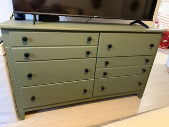 Dresser & 2 Nightstands