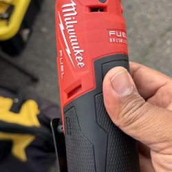 Milwaukee M12 FUEL 12-Volt Lithium-Ion Brushless Cordless High Speed 3/8 in. Ratchet (Tool-Only