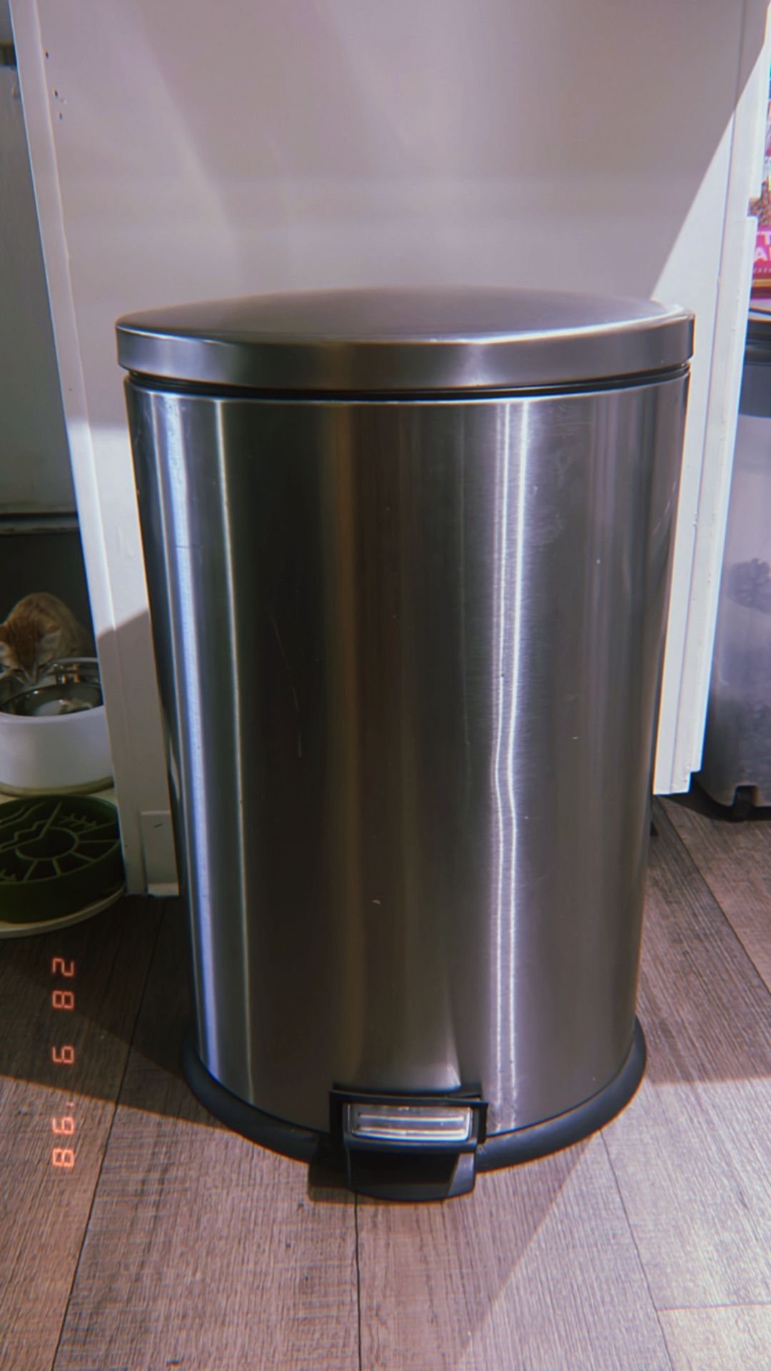 Silver 18G Trash Can