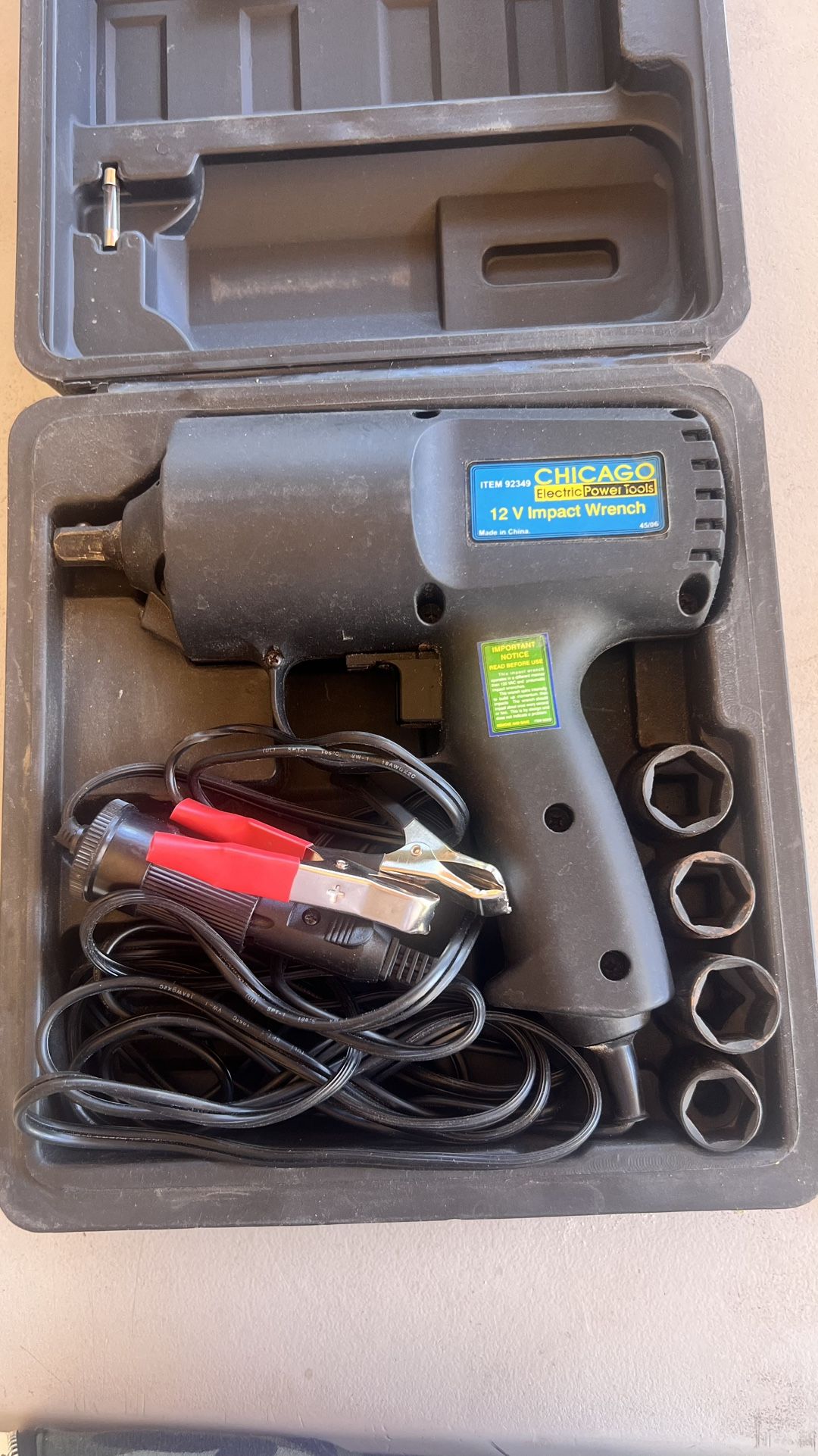 Chicago Electric Power Tools 12 V Impact Wrench
