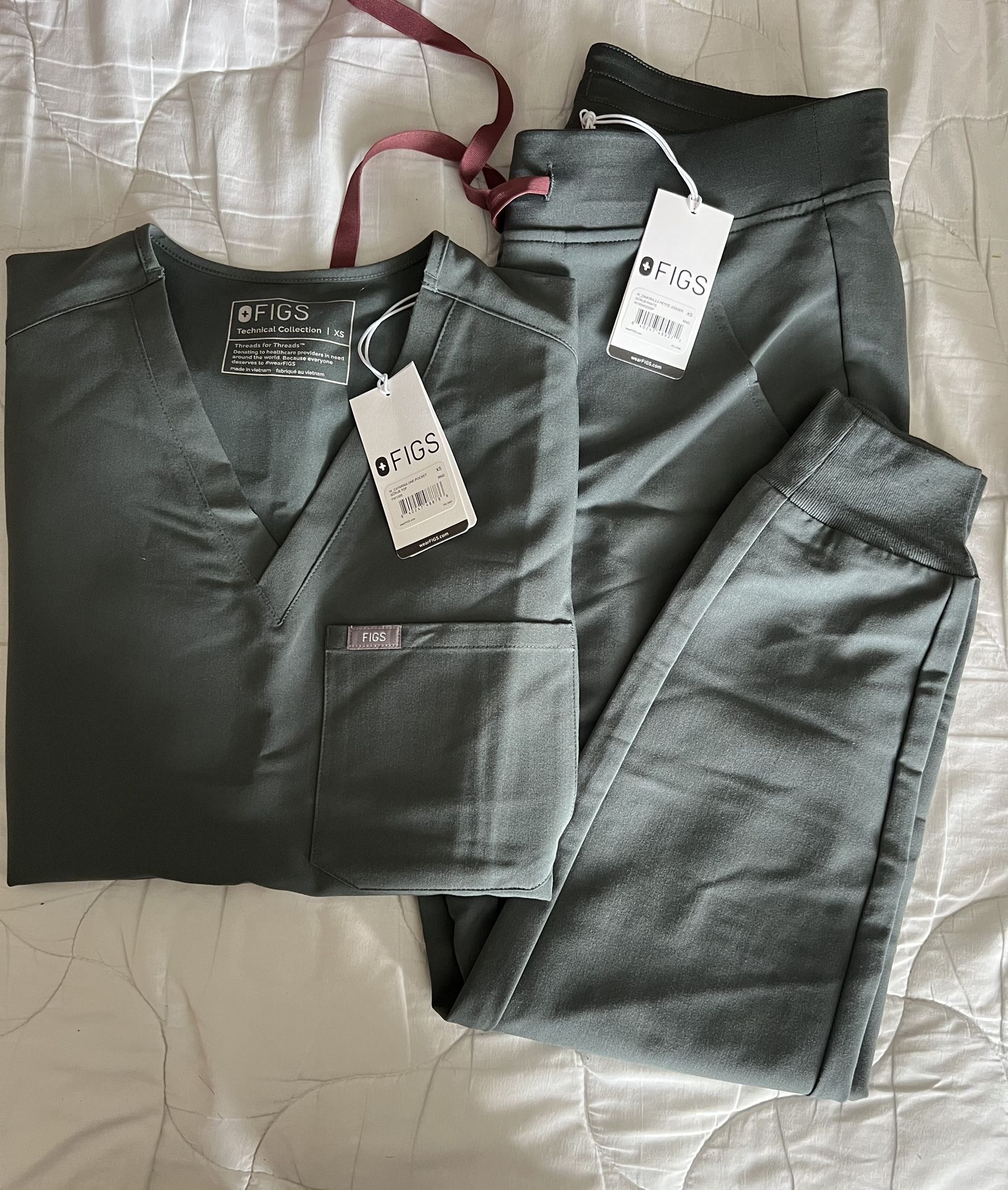NWT Figs Scrub Set