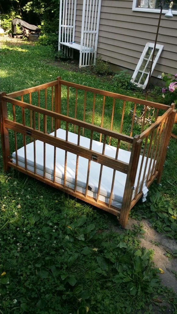 Antique Vintage Baby Playpen