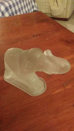 Heavy Glass Clear\Satin Elephant Paper Weight