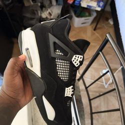 Jordan 4s For Sale (White Thunder 4s DS And Bred 4s Used)