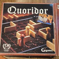 QUORIDOR Strategy Game
