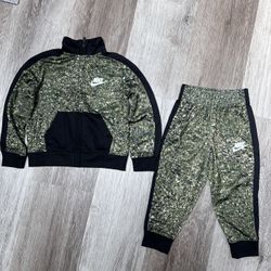 Nike Sweatsuit