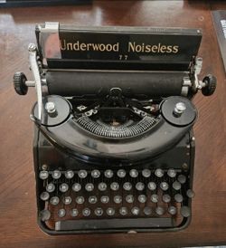 Underwood Noiseless 77 typewriter