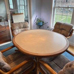 Kitchen Table With 4 Swivel Chairs 