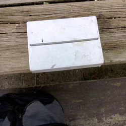 Ipad Bran Brand New With The Box Only Used Once iPad 7th Generation With Unlimited Internet On It