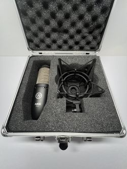AKG P220 Mic + Shockmount