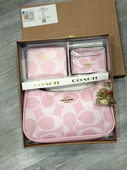 Women’s 3-PC Gift Set Pink