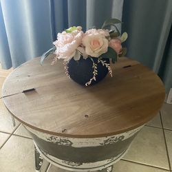 White Accent Cocktail Table 