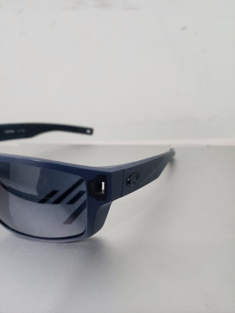 Costas ๐ Glasses