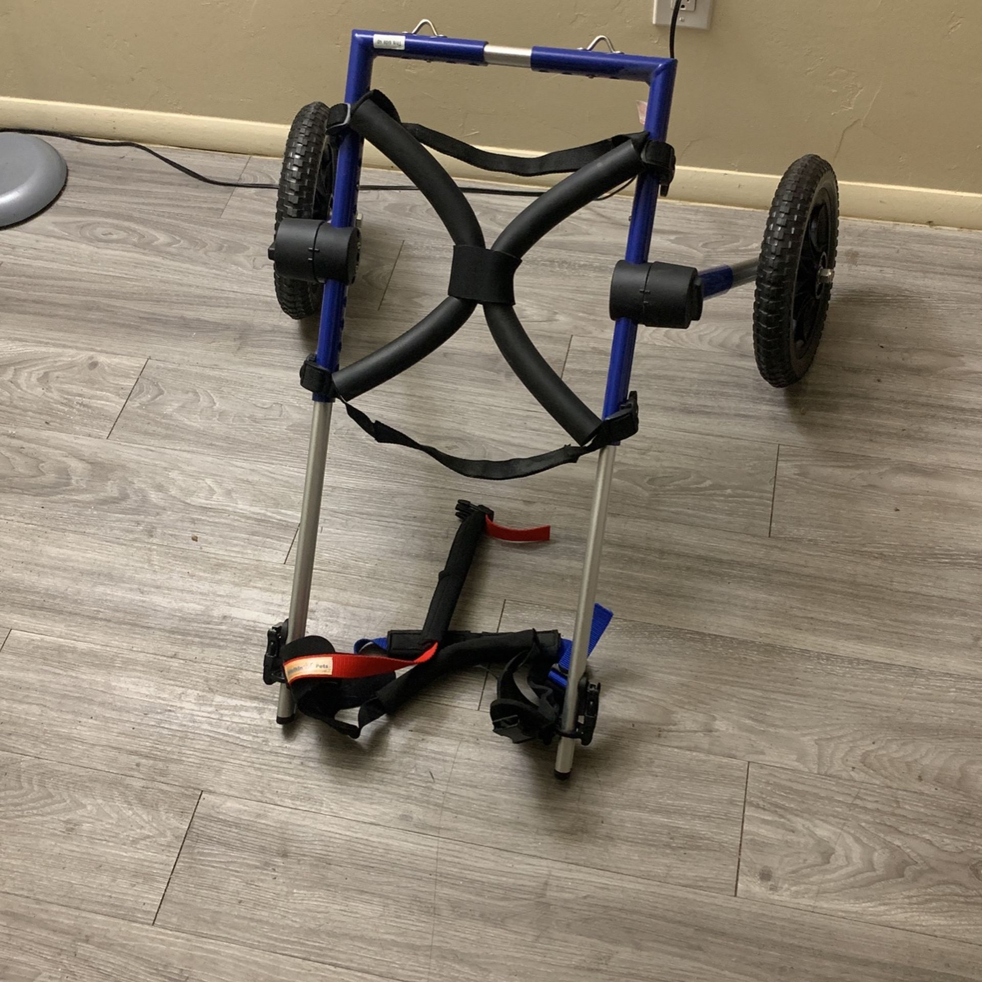 Walkin’ Pets Doggy Wheelchair (large dog)