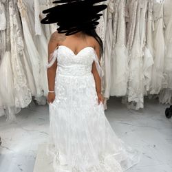 Never Worn Wedding Dress