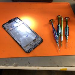 Cell Phone Screen iPhone And Motorola, Samsung S23 Ultra Charging Port