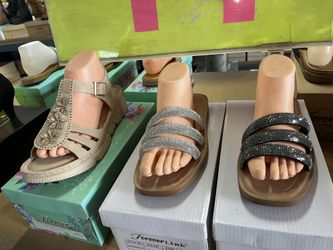 Beautiful Woman Shoes $10
