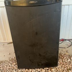Mini Fridge 