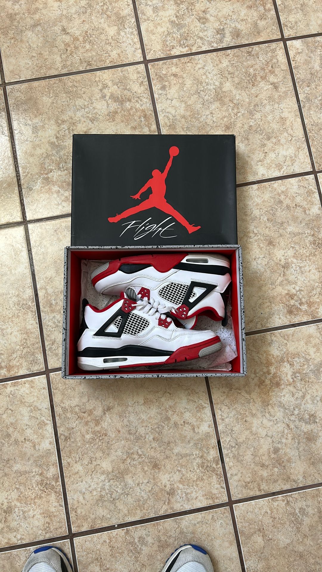 Air Jordan 4 Retro Size 6.5Y White Fire Red 