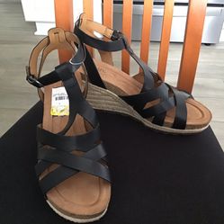  NWT~EARTH~Women’s Black Etmalera Leather Upper 4 inch open strap shoes~Heels~Size 9 1/2~NEW