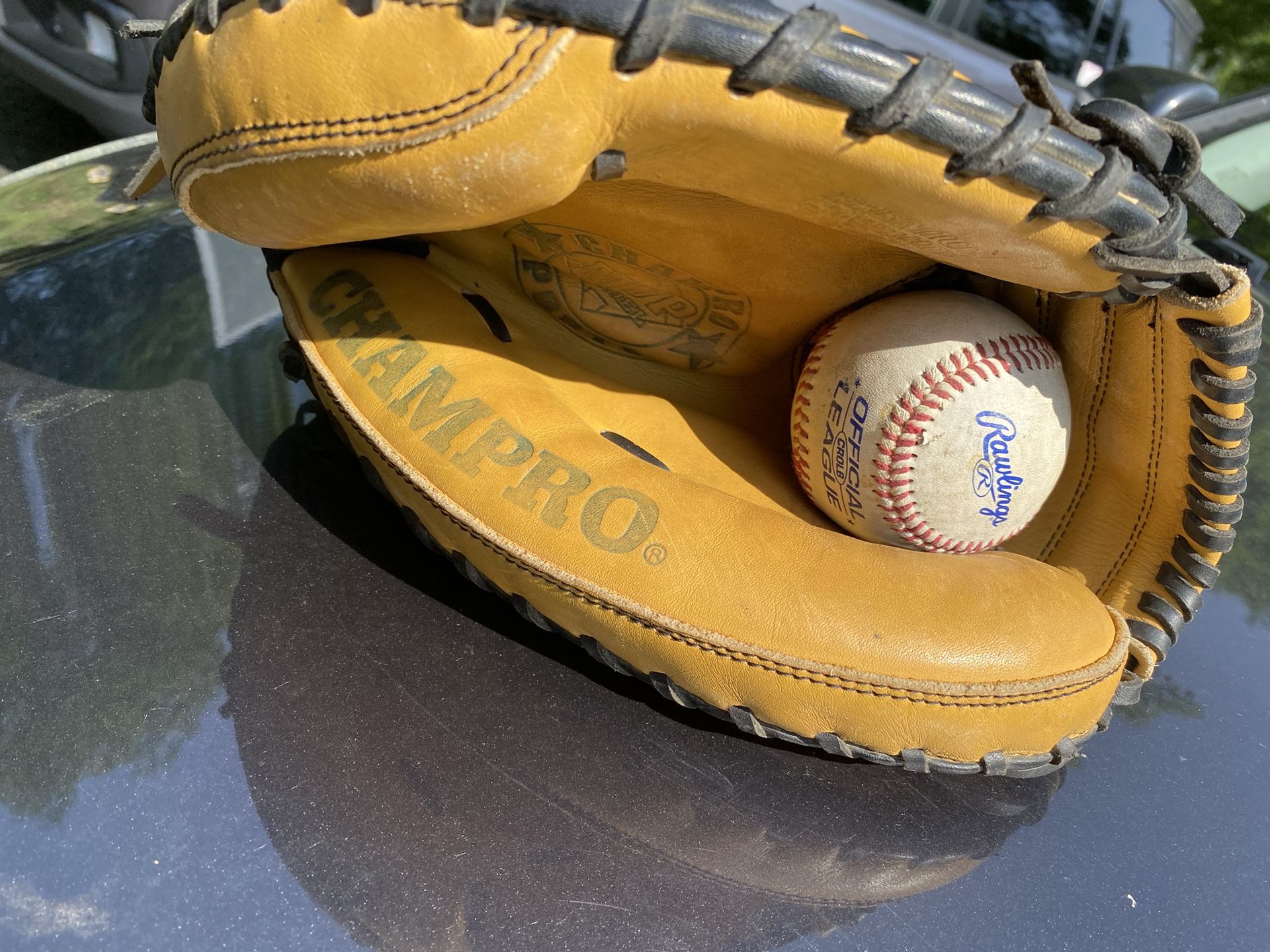Leather Catcher MIT